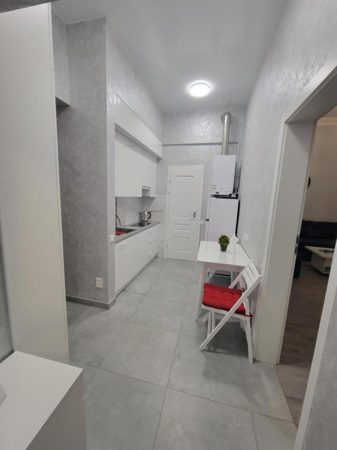 Warm & Cozy Apartment In The Heart Of Historical Lviv Ngoại thất bức ảnh