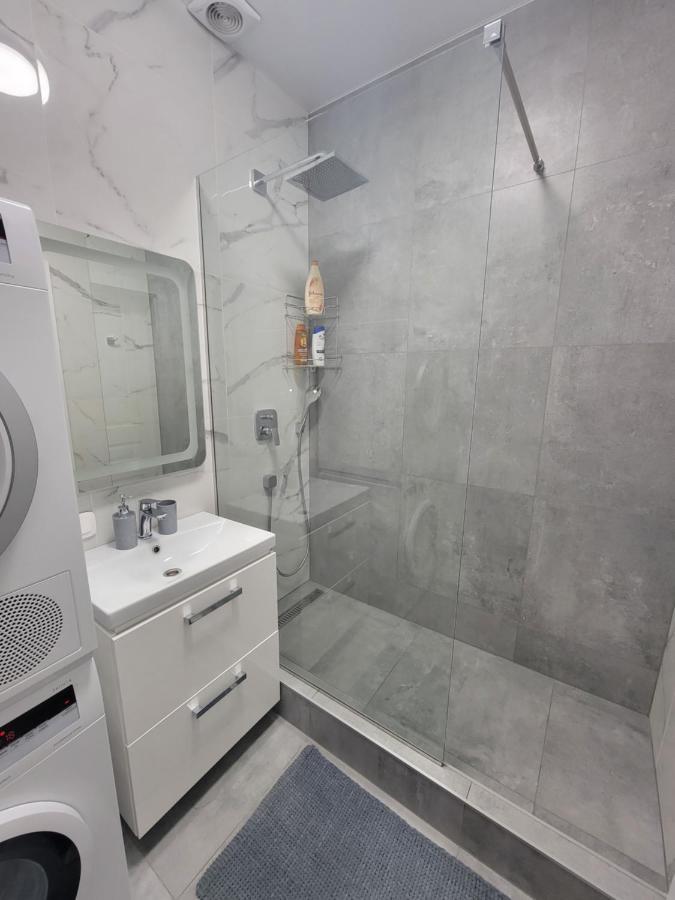 Warm & Cozy Apartment In The Heart Of Historical Lviv Ngoại thất bức ảnh